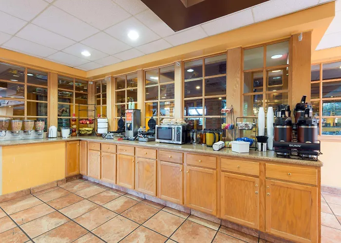 Ramada By Wyndham Louisville North